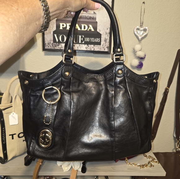 Gucci Sukey Black Leather Hobo Shoulder Bag with Gold Hardware - Picture 5 of 13